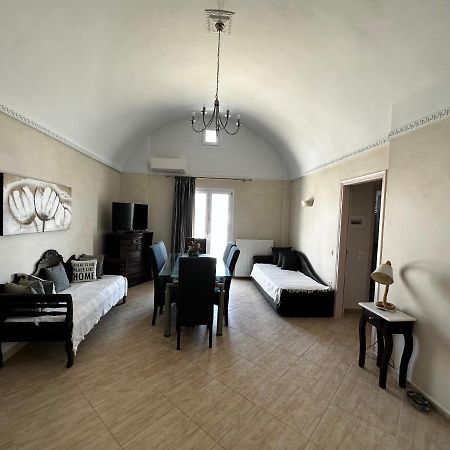 Veldi Art - Kamari Beach Apartment Fira  Exterior foto