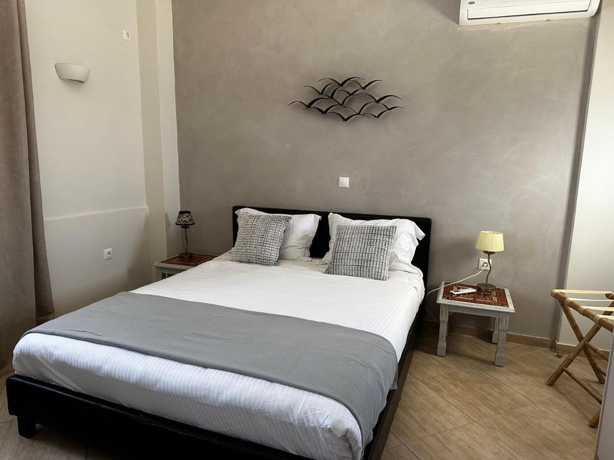 Veldi Art - Kamari Beach Apartment Fira  Exterior foto
