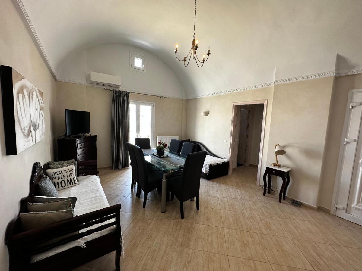 Veldi Art - Kamari Beach Apartment Fira  Exterior foto